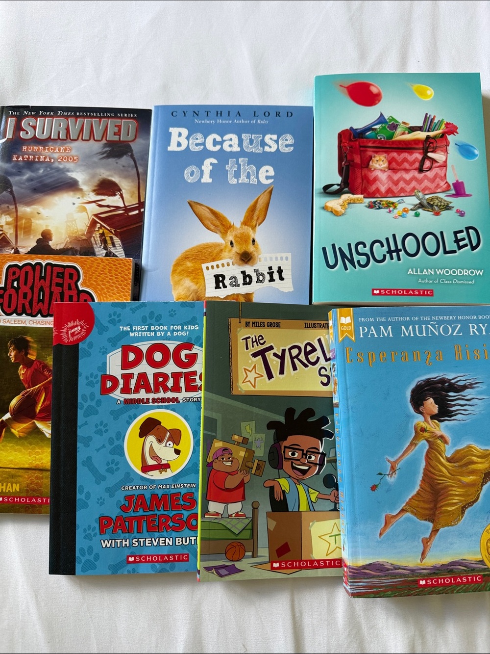 7 count Scholastic Kids Book Lot - Blue, Teal, Red, Yellow, Orange Covers